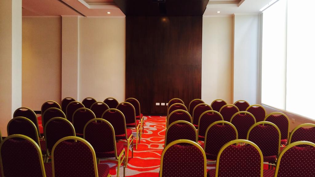 Carnaval Hotel Casino Encarnación Exteriör bild Meeting room