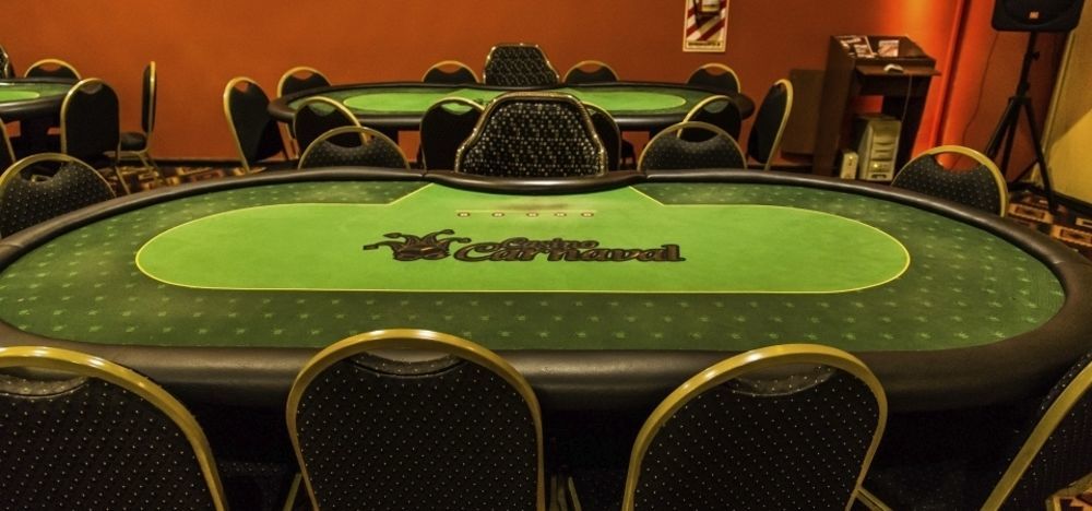 Carnaval Hotel Casino Encarnación Exteriör bild A table at the casino