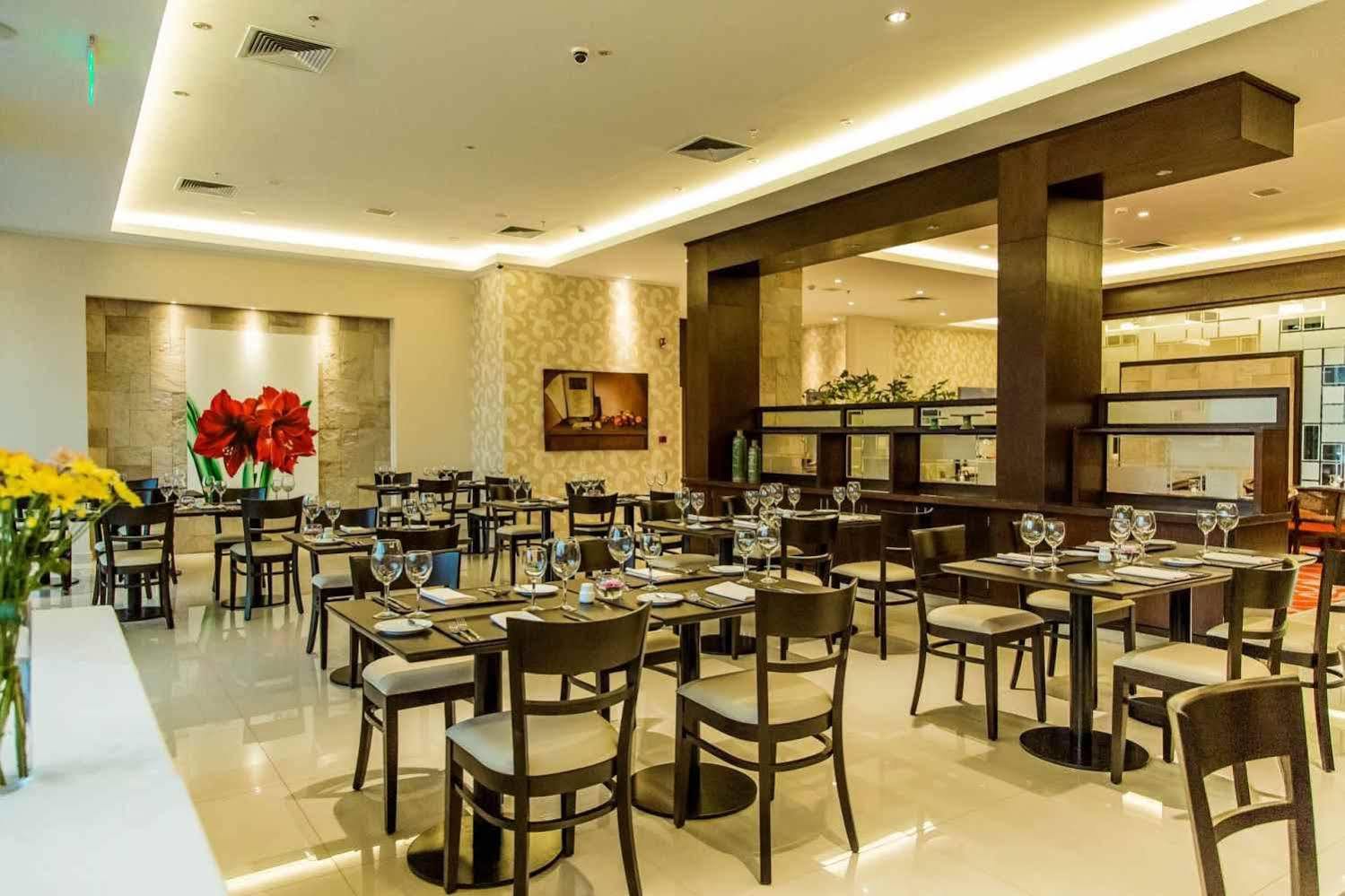 Carnaval Hotel Casino Encarnación Exteriör bild Restaurant